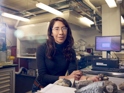 Dr Ana Casas Ramos in the lab
